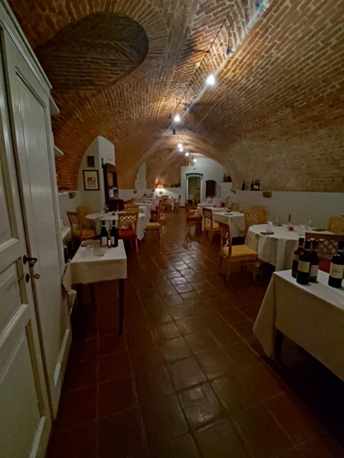 Bed & Breakfast Foresteria Ristorante Conti Roero Monticello d'Alba