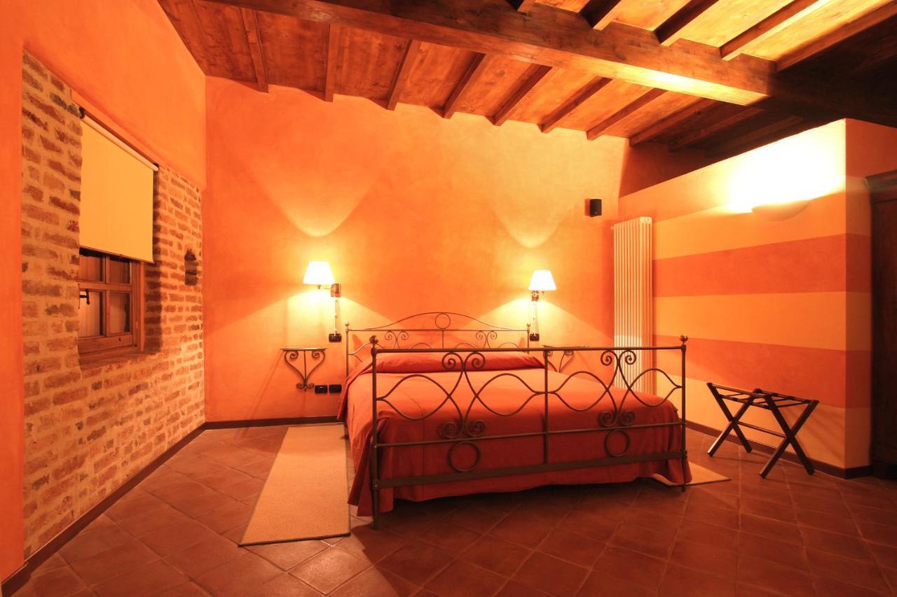 Bed & Breakfast Foresteria Ristorante Conti Roero Monticello d'Alba