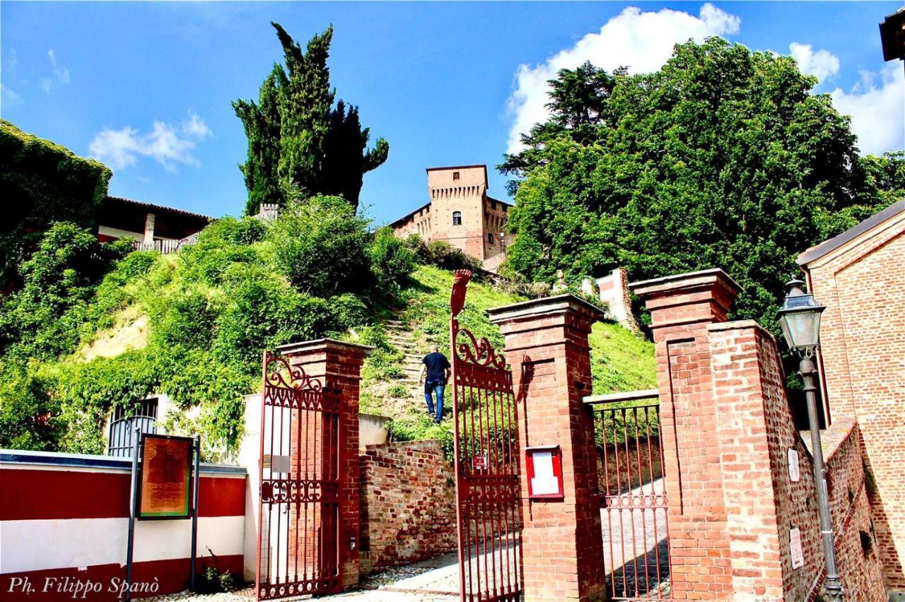 Bed & Breakfast Foresteria Ristorante Conti Roero 3*